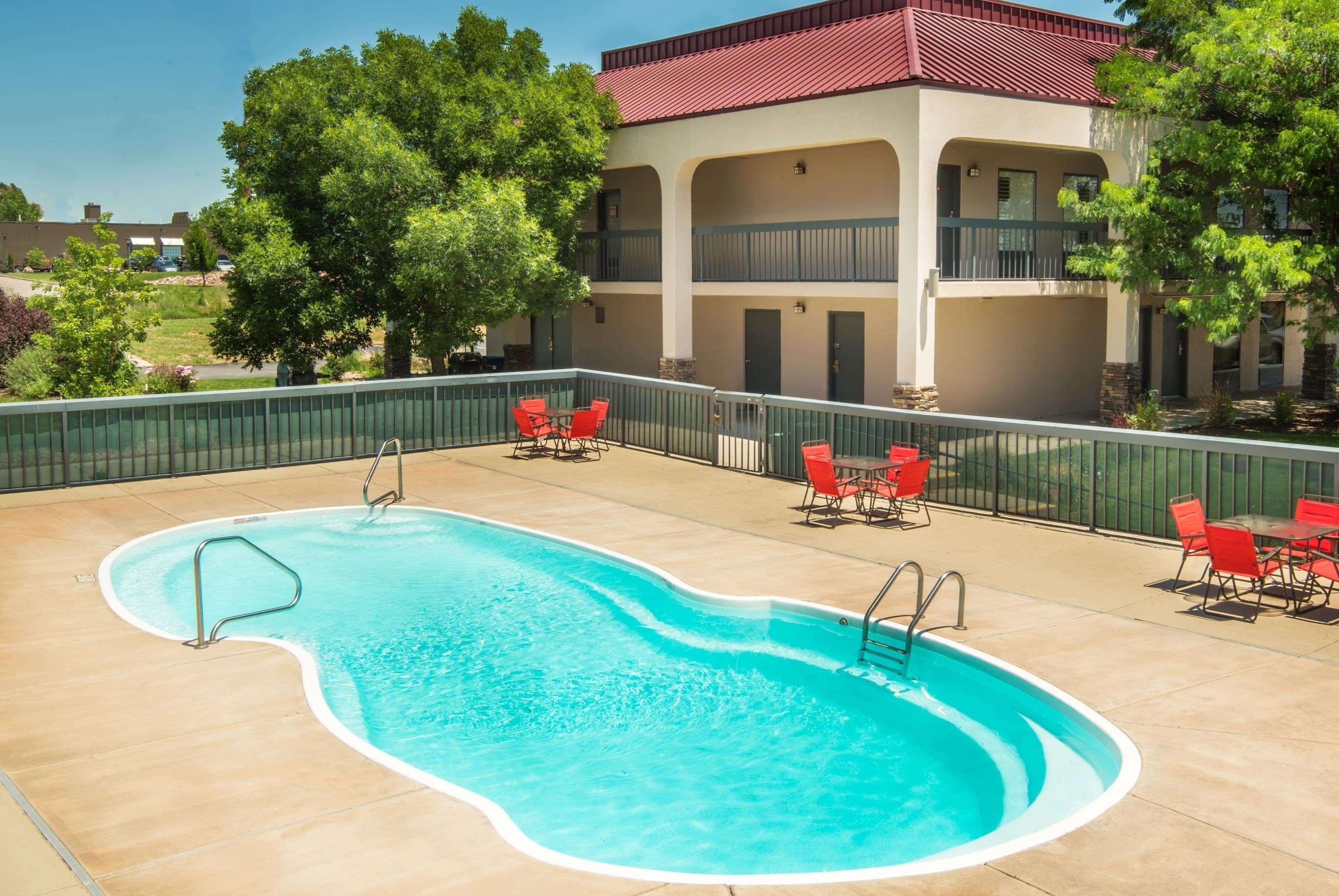 Travelodge By Wyndham Pueblo Extérieur photo
