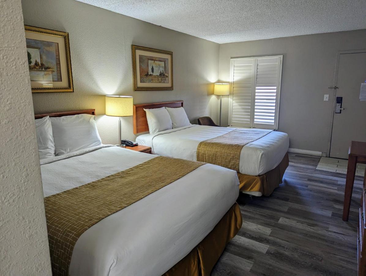 Travelodge By Wyndham Pueblo Extérieur photo