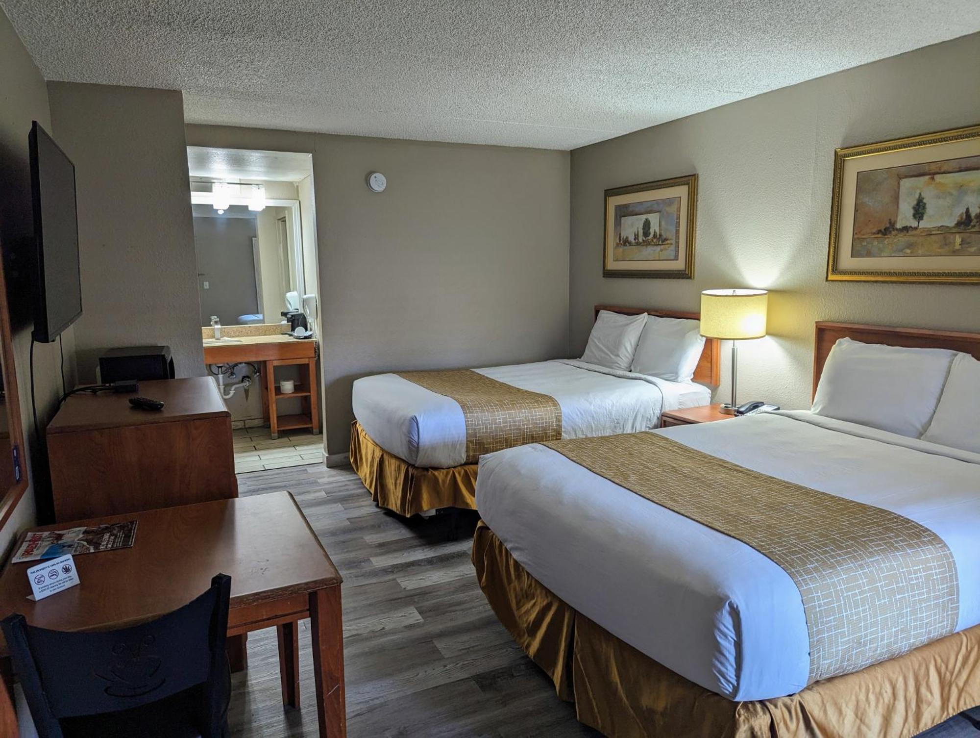 Travelodge By Wyndham Pueblo Extérieur photo