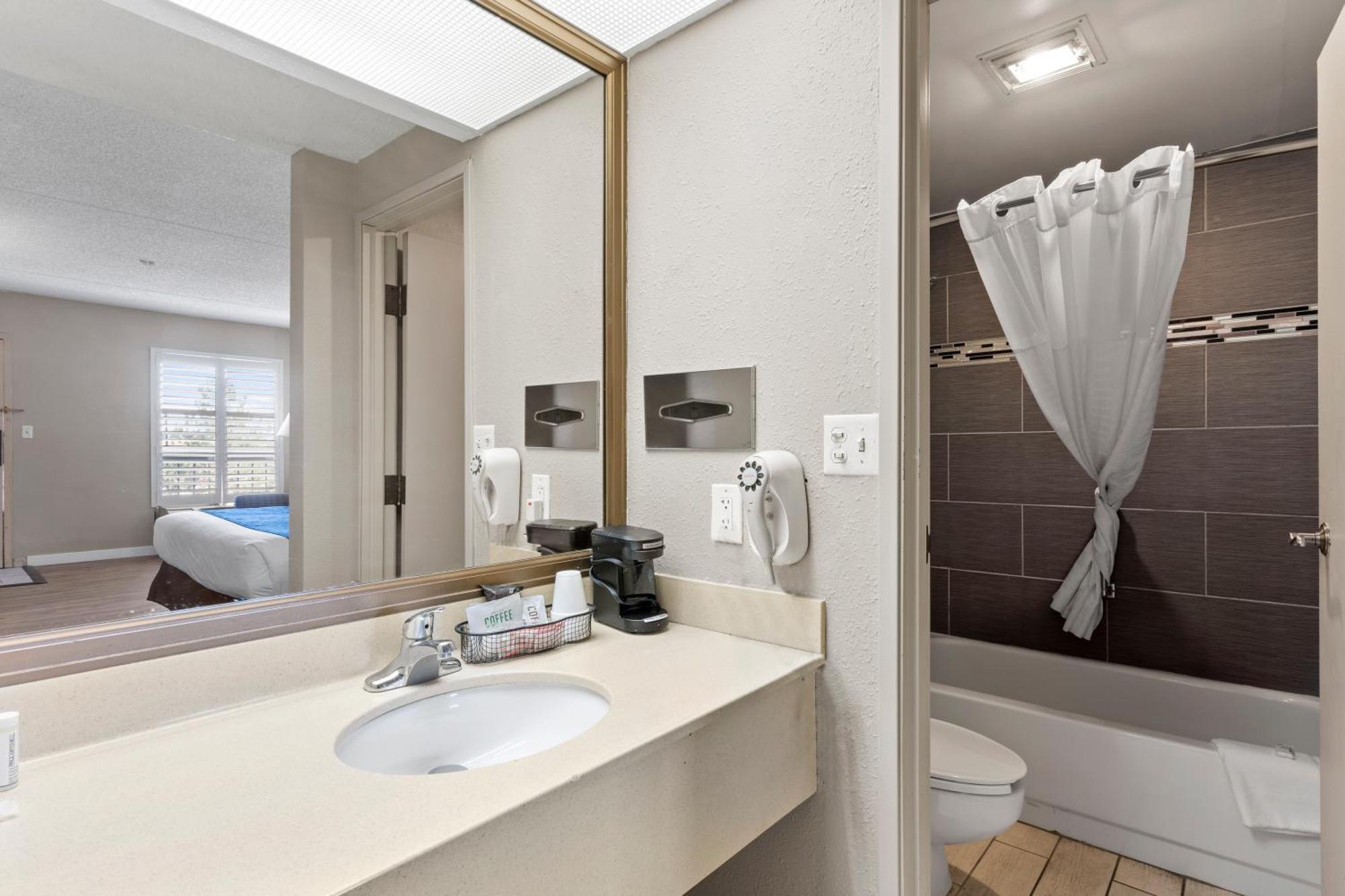 Travelodge By Wyndham Pueblo Extérieur photo