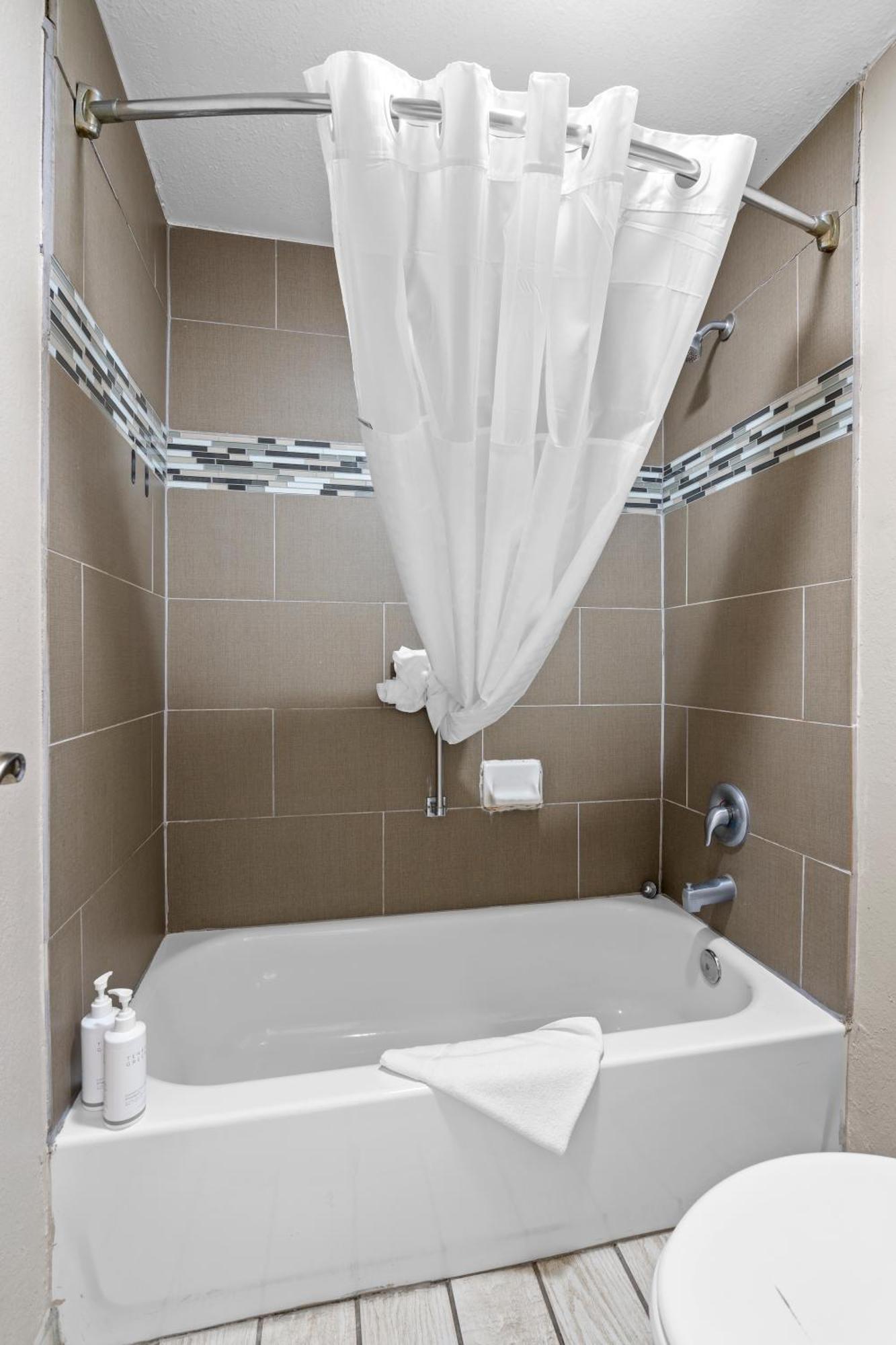 Travelodge By Wyndham Pueblo Extérieur photo